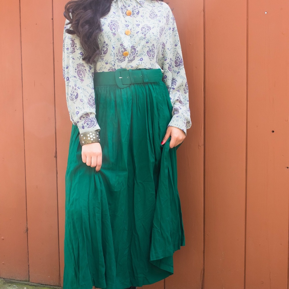 Green maxi skirt