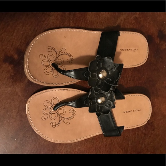 Black flower sandals! - Picture 1 of 1
