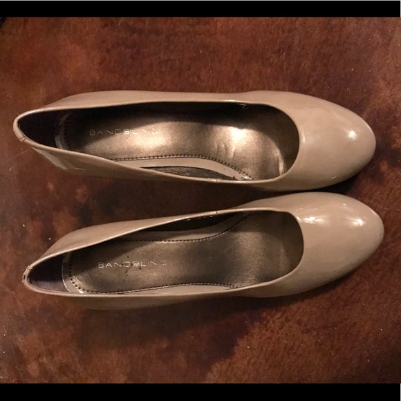 Nude heels --- so classic ❤️ - Picture 1 of 2