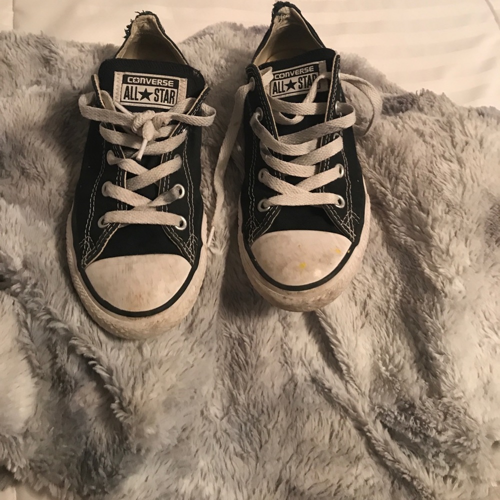 Boys converse