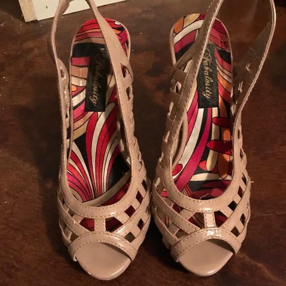 Nude heels - Picture 1 of 2