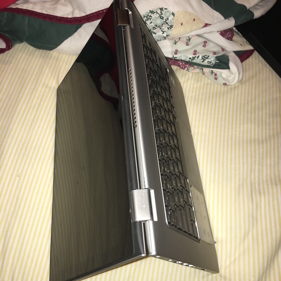 Dell Inspiron 13 7000 Series 2 in 1 laptop - Picture 4 of 6