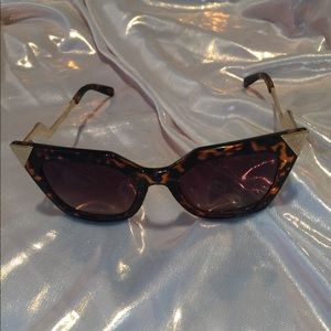 Animal print/ Cateye sunglasses