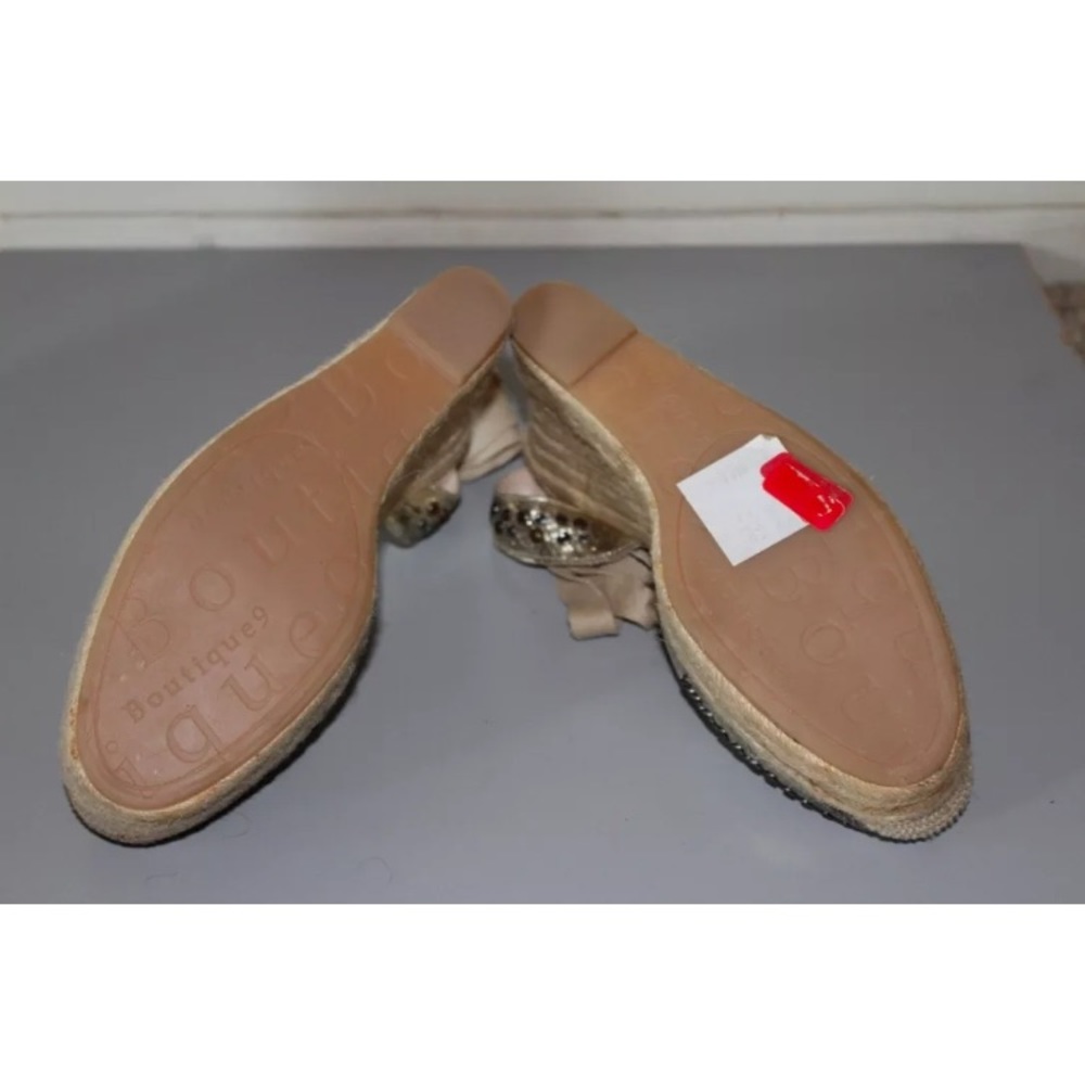 Shoes - Picture 4 of 6