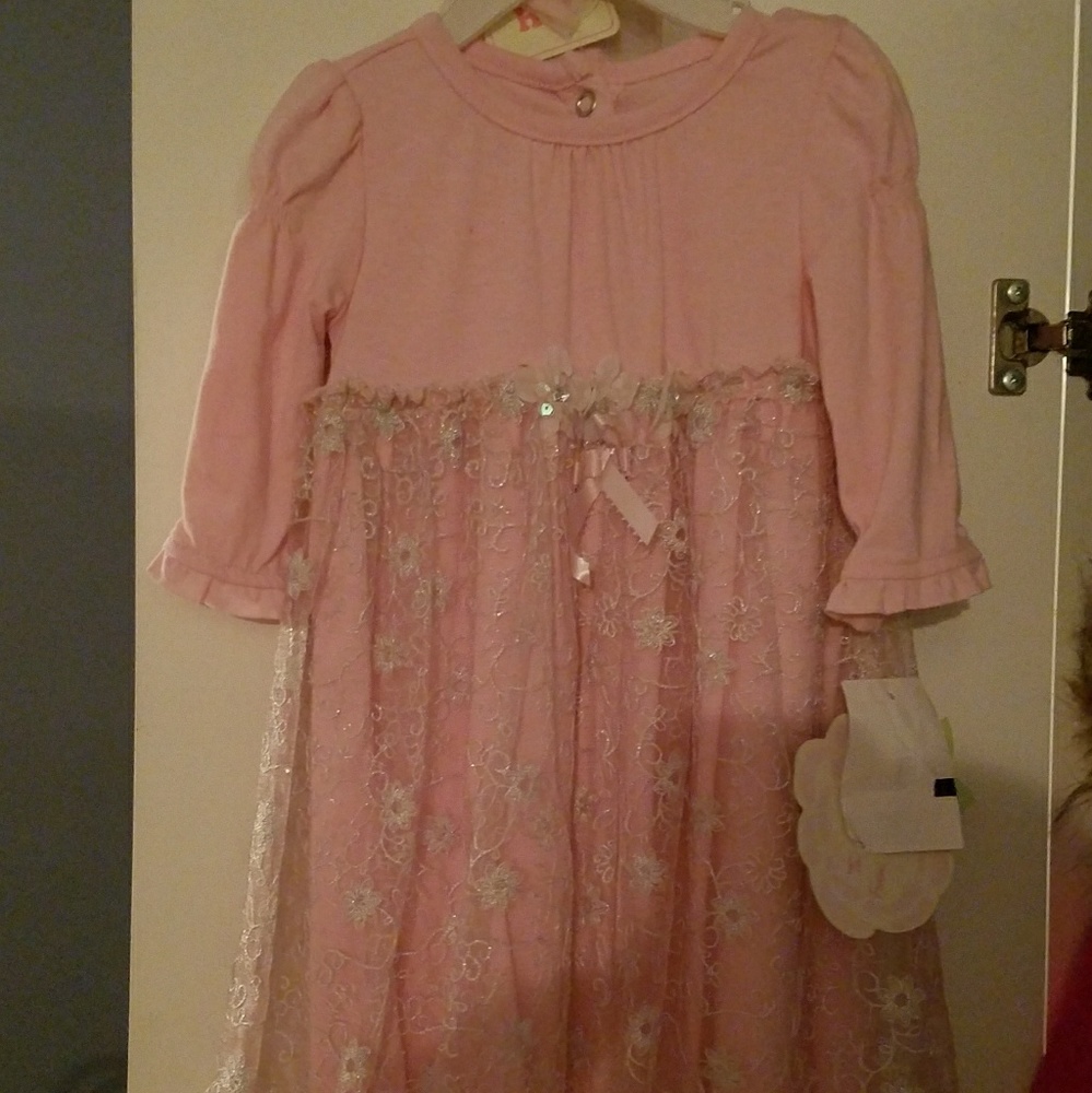 Beautiful bringing baby home outfit