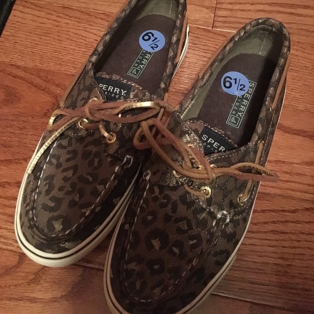 Sperry Leopard/Cheetah Print Shoes. 6.5