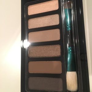 Brand new MAC holiday collection palette