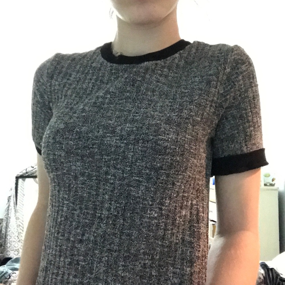 Rue 21 grey Knit Ringer tee