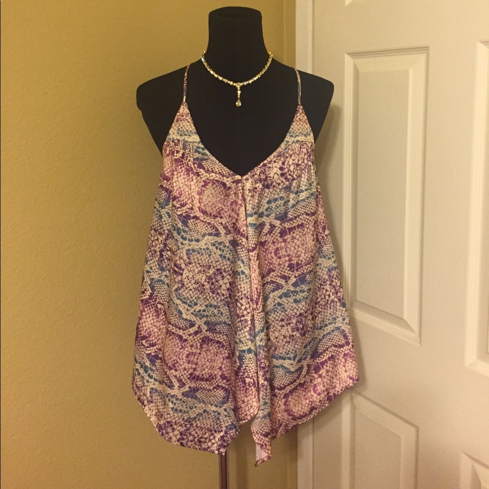 Eyeshadow Clothing Printed Fashion Top