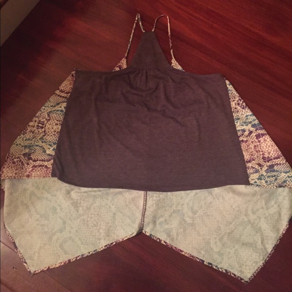 EYESHADOW CLOTHING PRINTED FASHION TOP - Picture 5 of 8