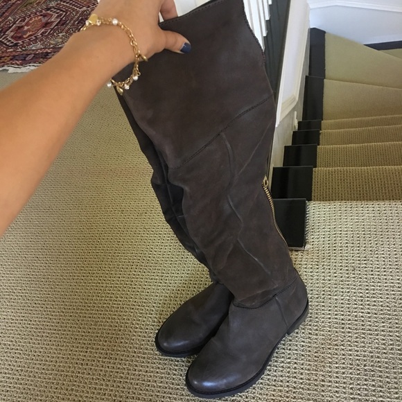 Over the knee boots! - Picture 2 of 4