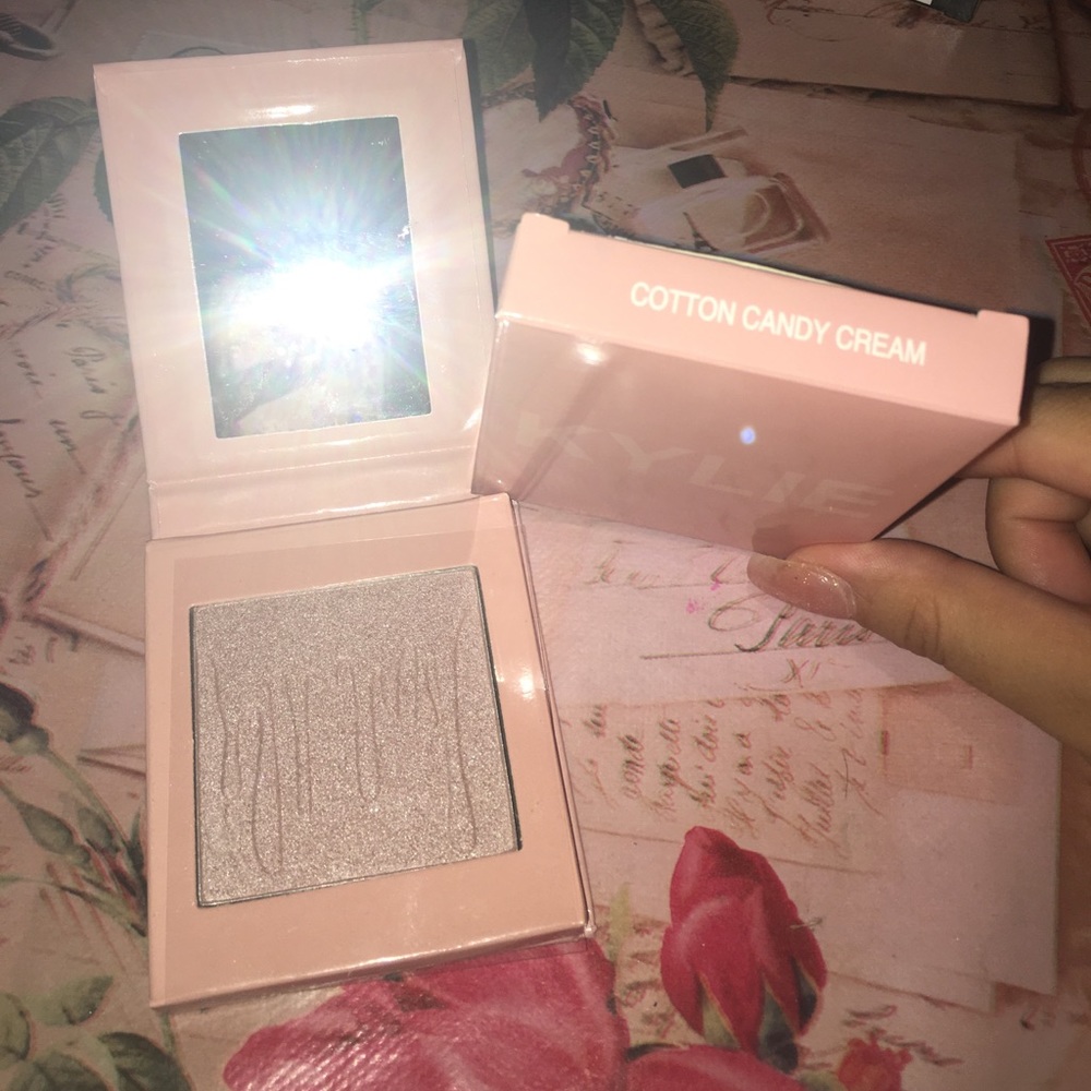 Cotton candy cream Kylighter