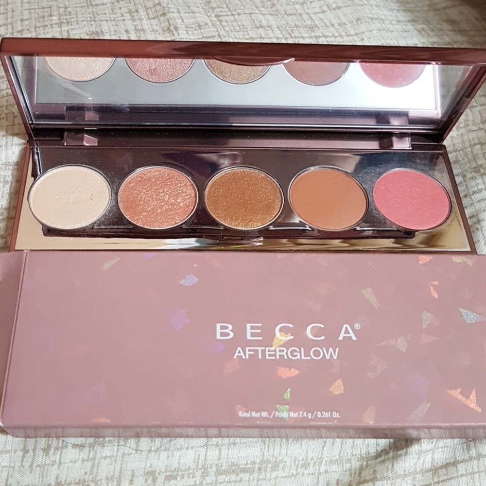 Becca afterglow - Picture 1 of 4