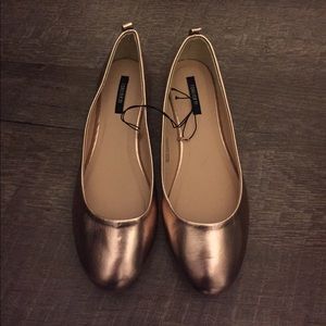 Metallic gold flats
