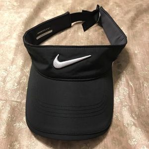 Black Nike Visor