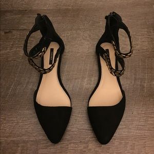 Strapped flats (NEW)