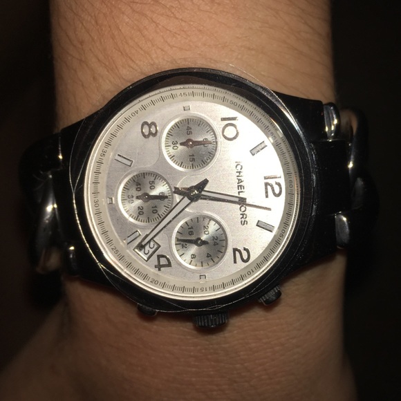 Michael Kors Chain Watch - Picture 3 of 7