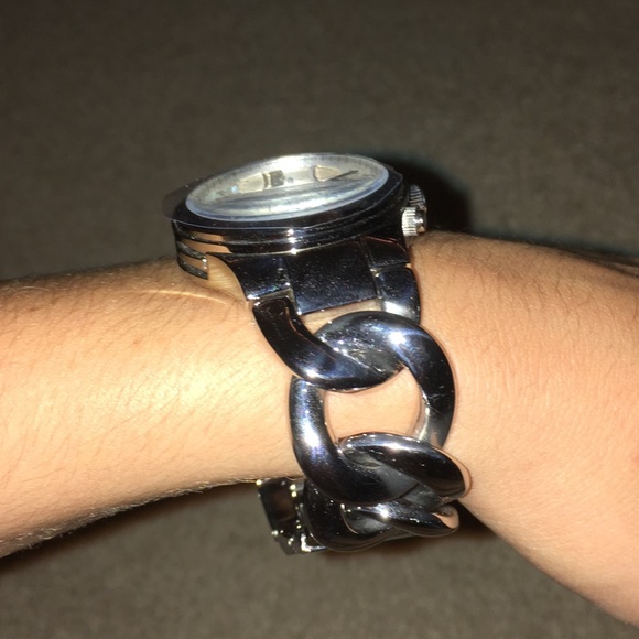 Michael Kors Chain Watch - Picture 5 of 7