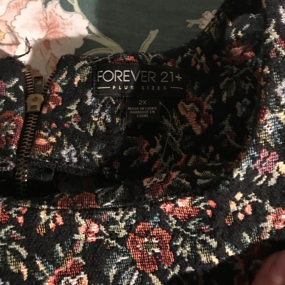 Dress - Picture 2 of 2