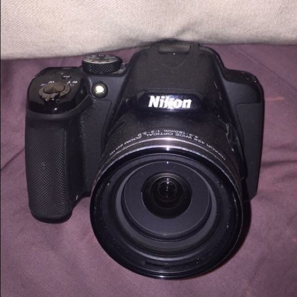 Nikon CoolPix P530
$200