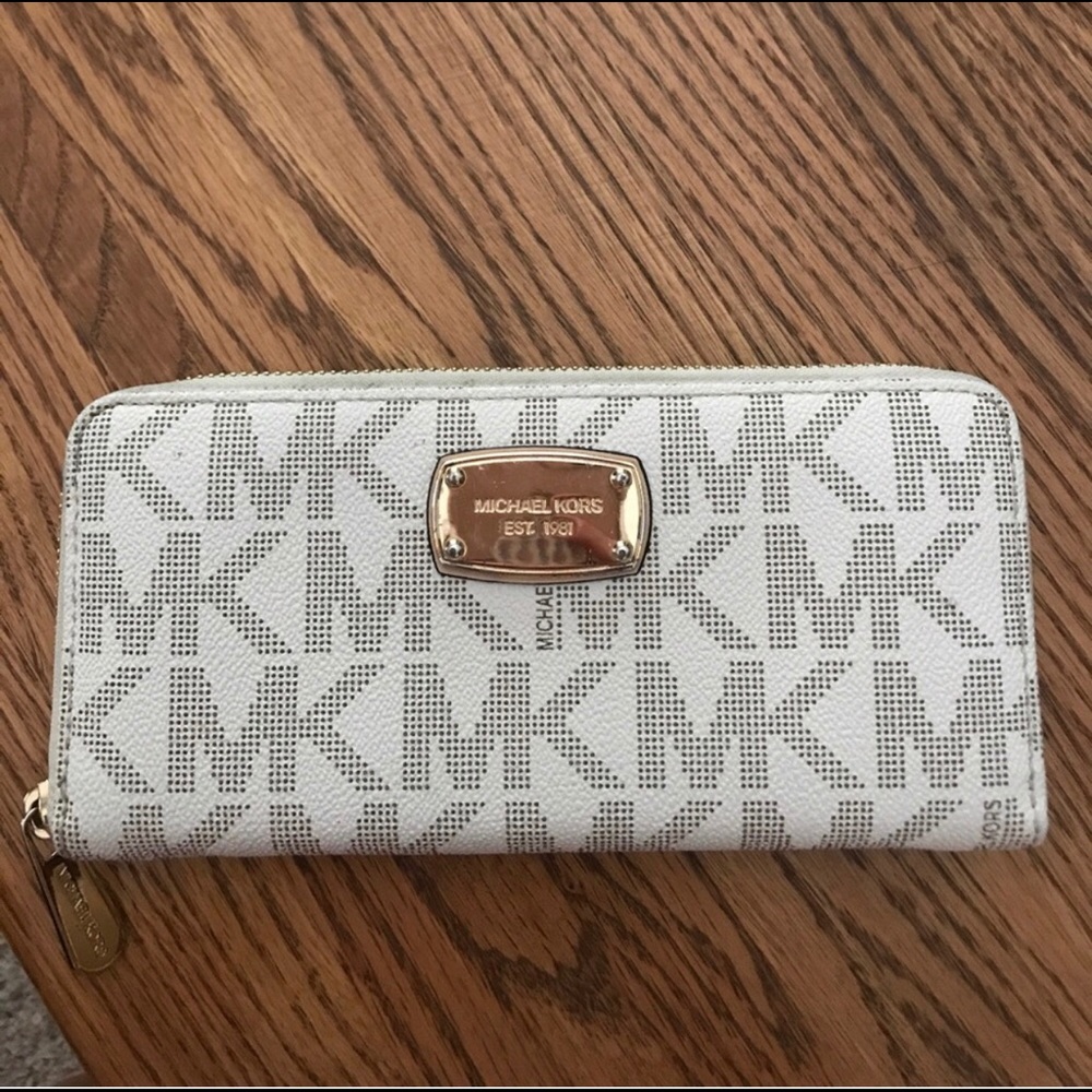 michael kors vanilla jet set wallet