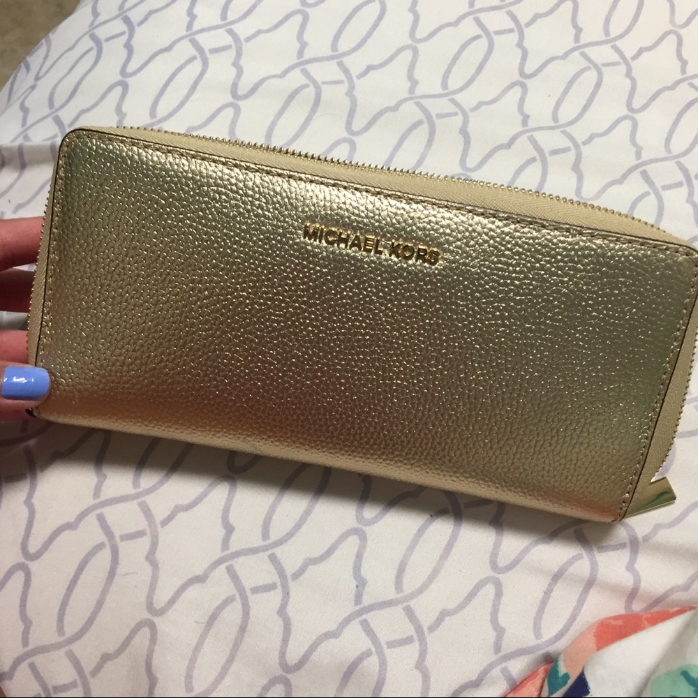 MICHAEL KORS gold WALLET