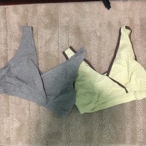 2 nursing bras