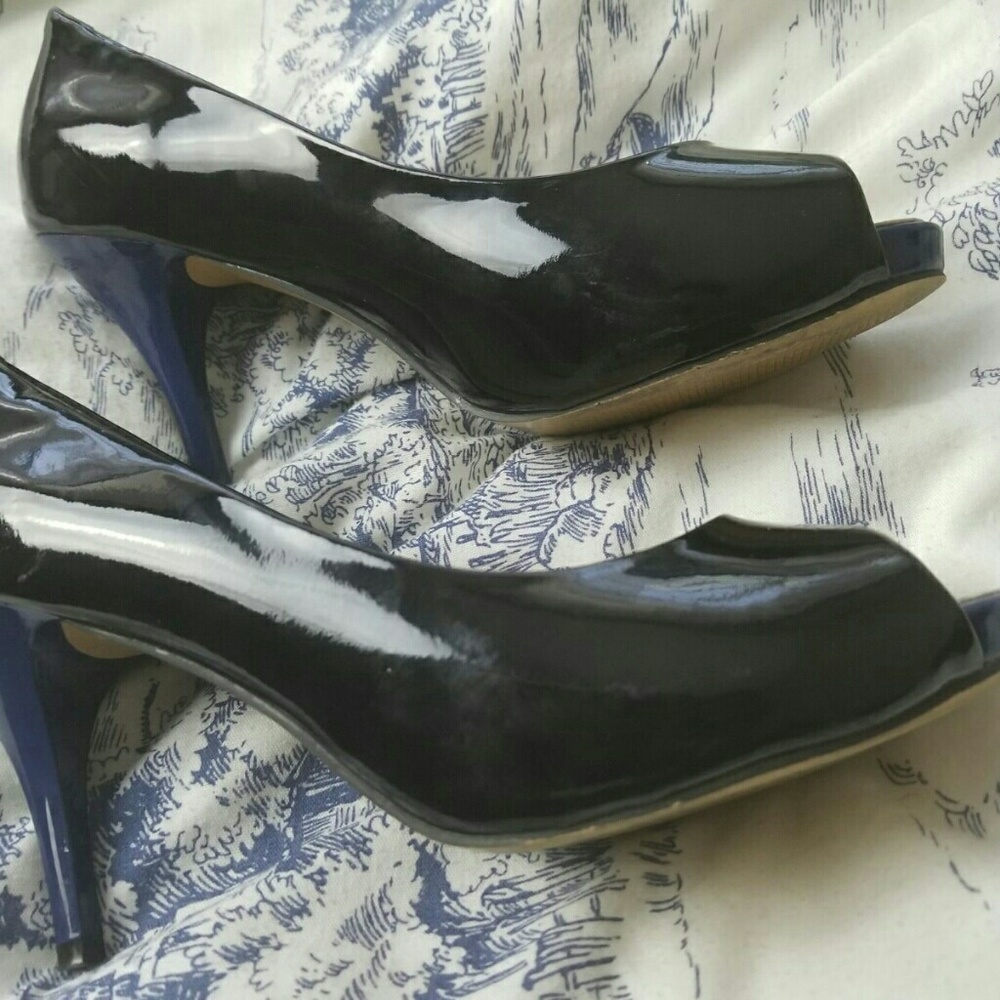 Shoe