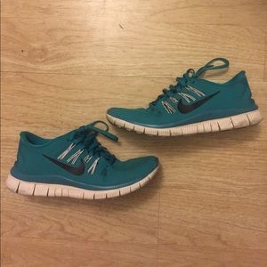 Turquoise Nike Free Runs 5.0