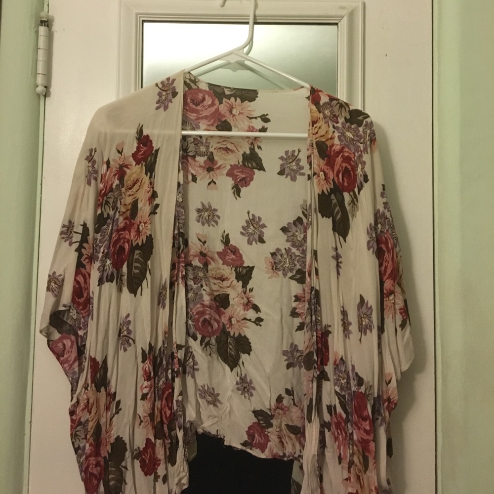 Brandy Melville floral kimono