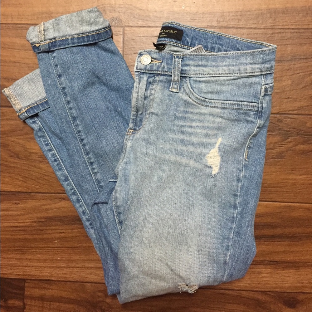 Distressed Banana Republic 3/4 length capris!