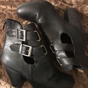Black heeled booties