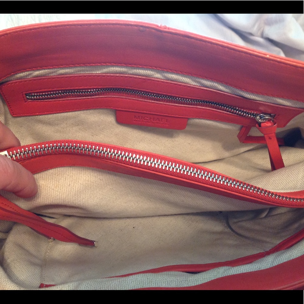 Authentic Michael Kors Purse! - image 3
