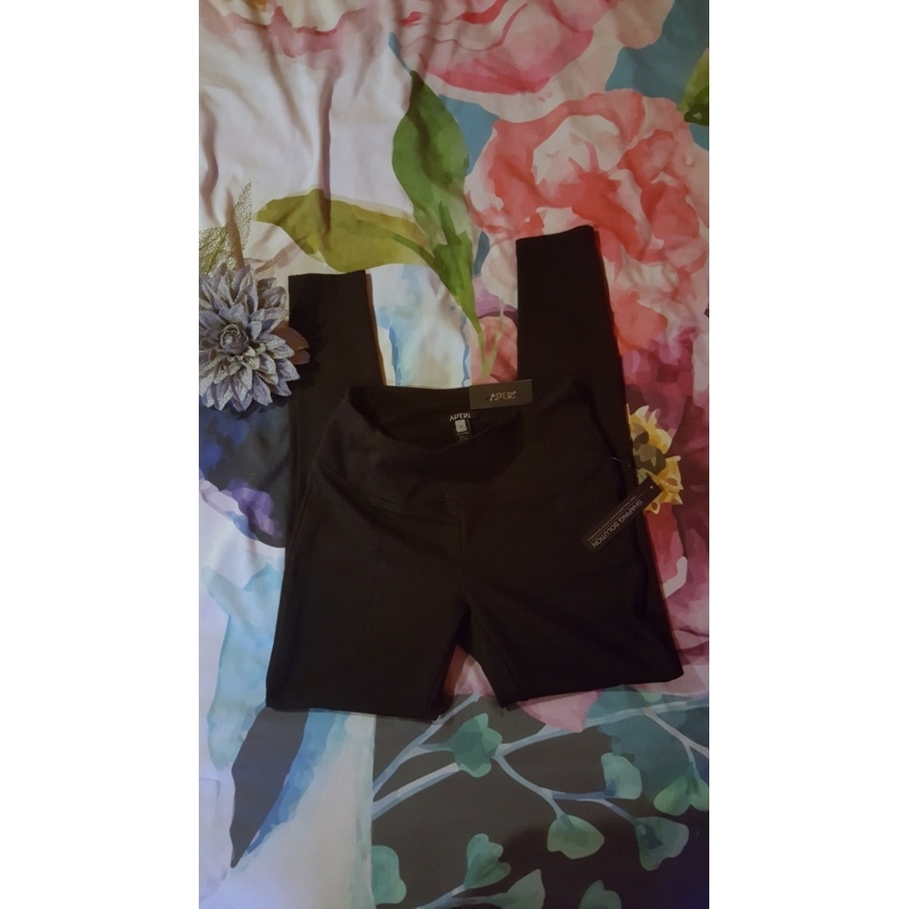 NWT shaping solution leggings