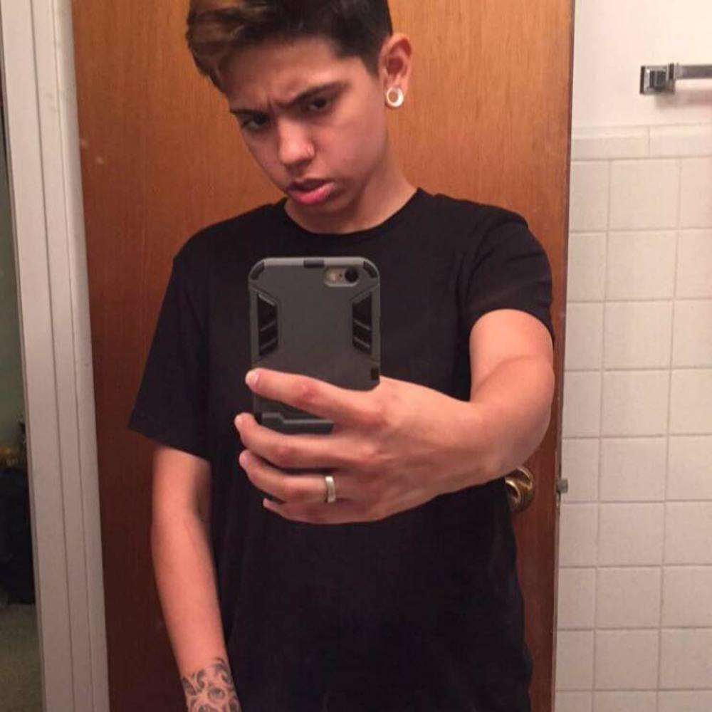 Meet your Posher, Desi