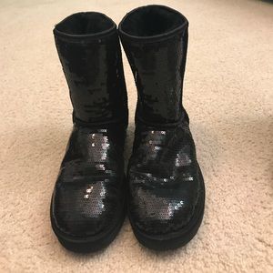 BLACK SPARKLED UGGS