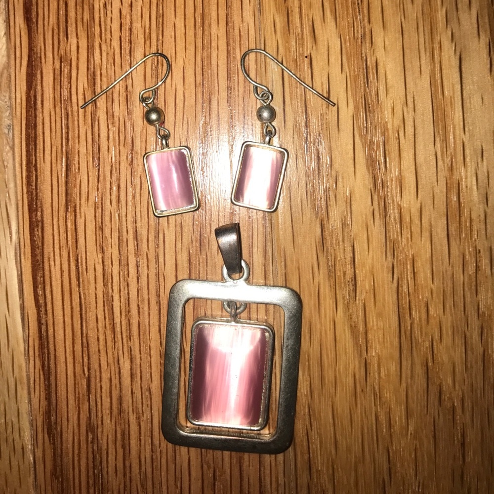 Pendant earring set