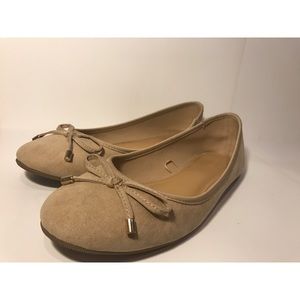 Tan Flats with Bows (Gold) 🎀 Size 7.5-8