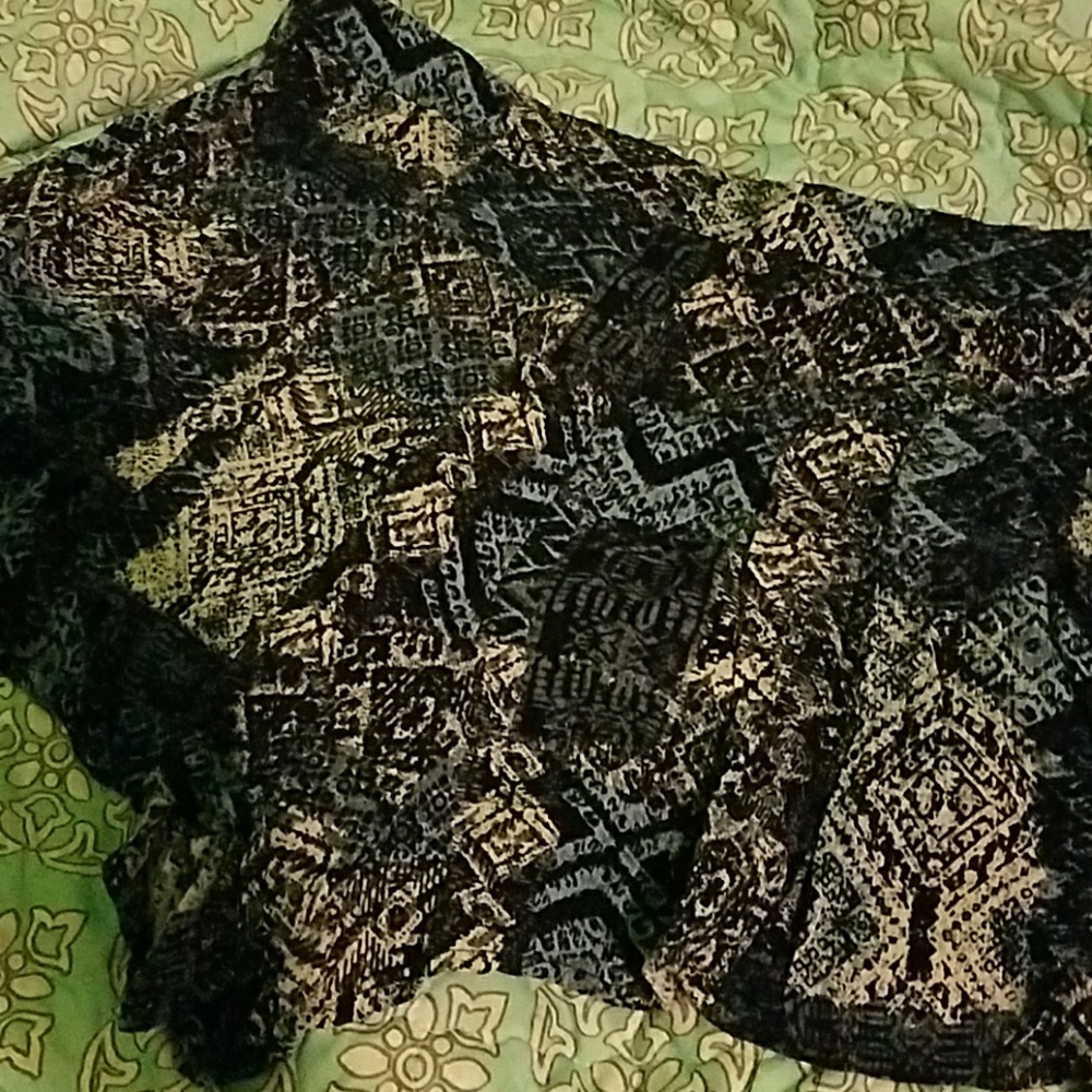 Blue pattern short