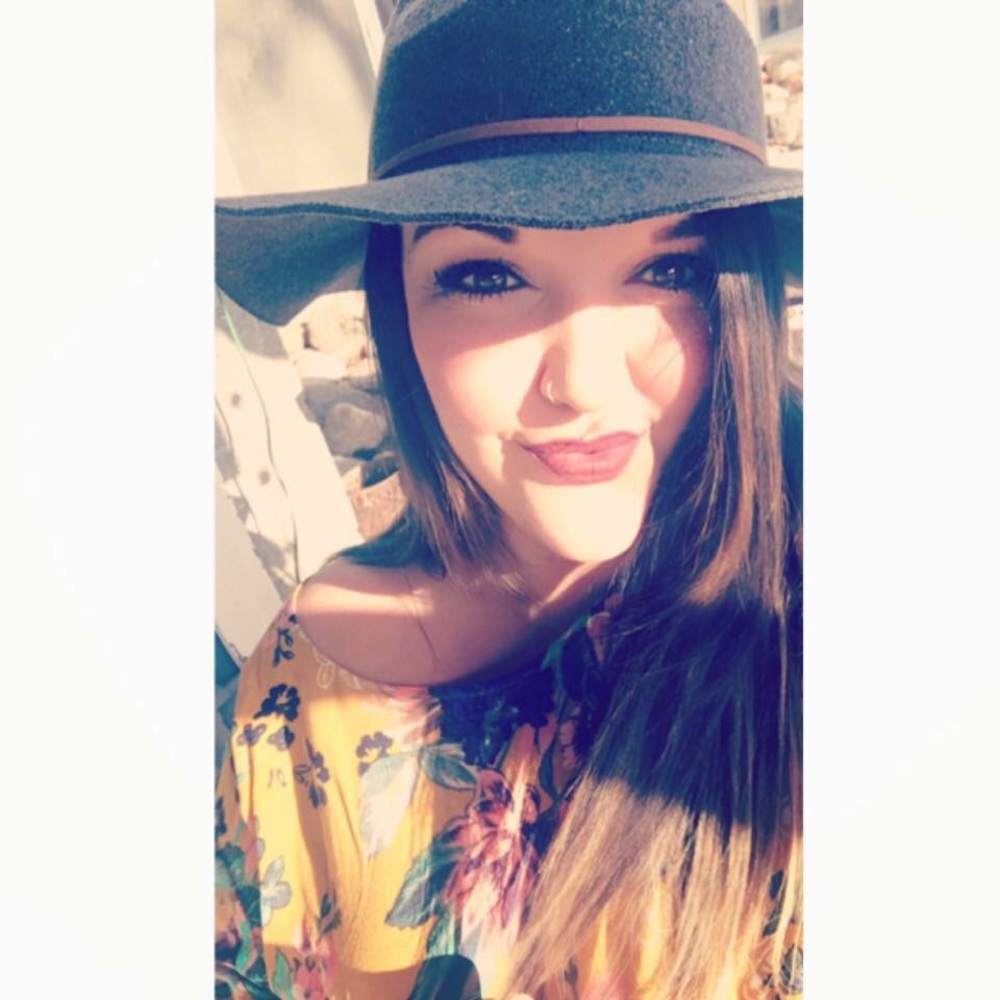Meet your Posher, Dana