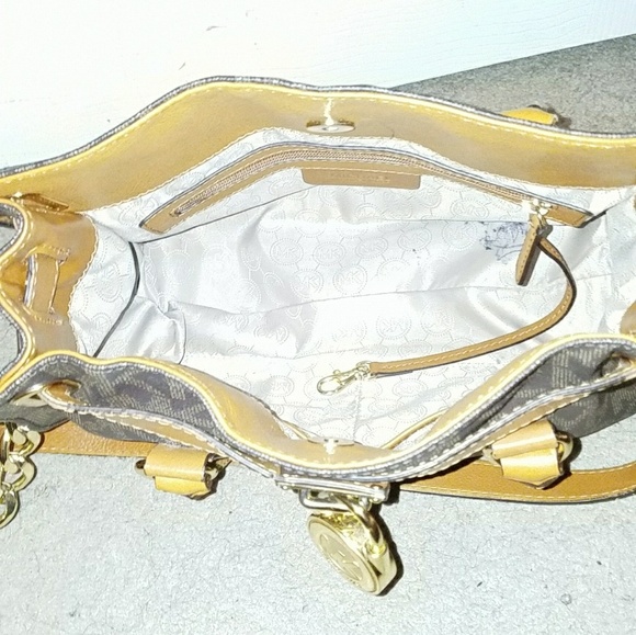 Michael Kors Hamilton Tote - Picture 3 of 3