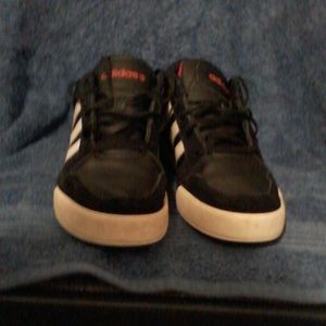 Men's Adidas tennis shoes