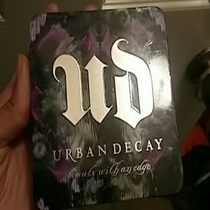 Urban Decay pallet with eyeshadows
