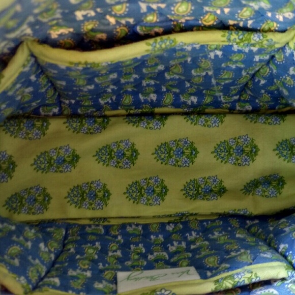 Vera Bradley Retired Pattern Purse - Picture 3 of 5