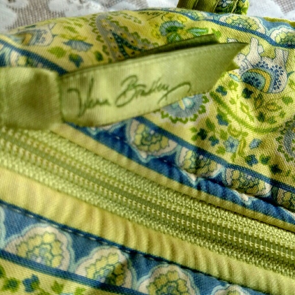Vera Bradley Retired Pattern Purse - Picture 4 of 5