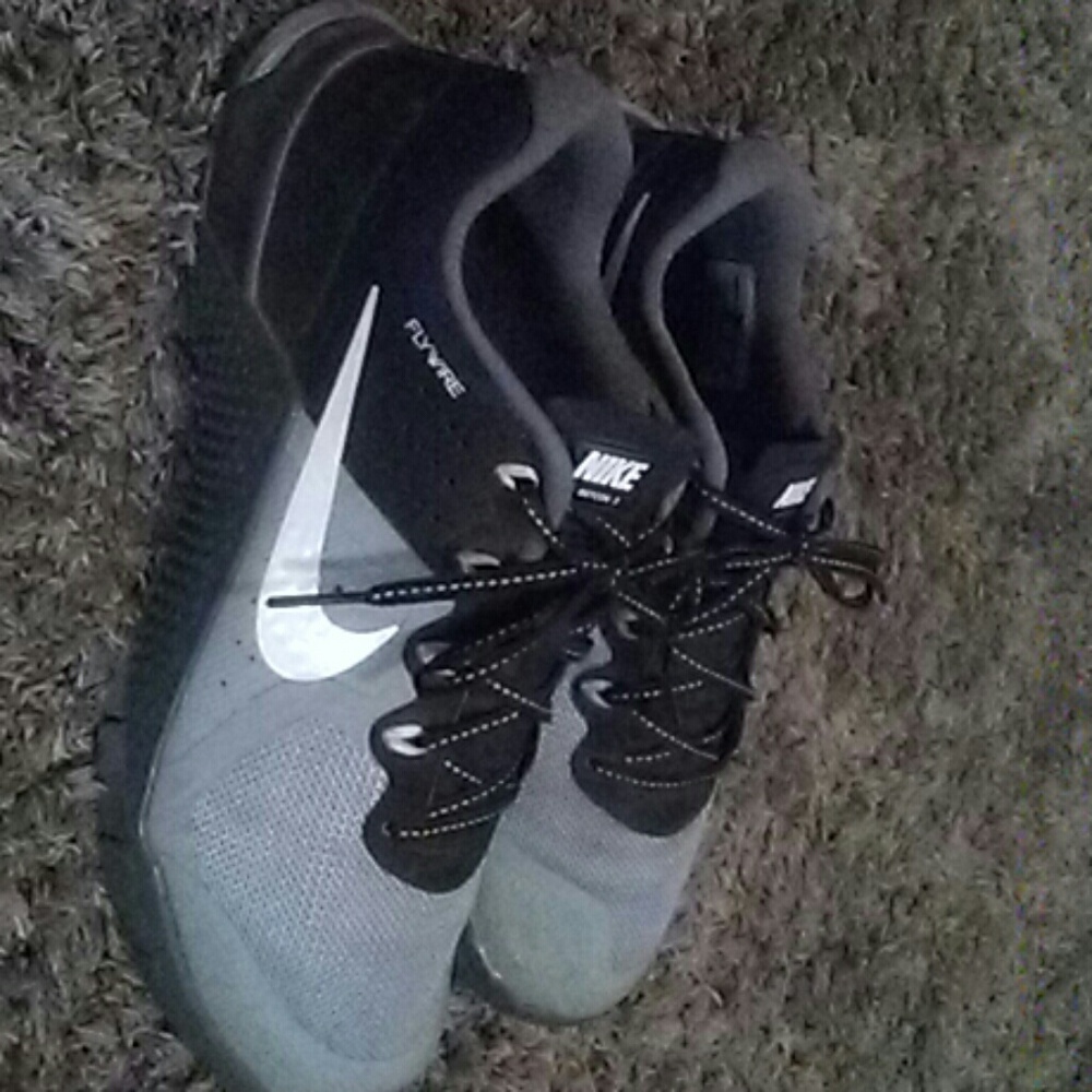 Women's Nike Flywire athletic shoes