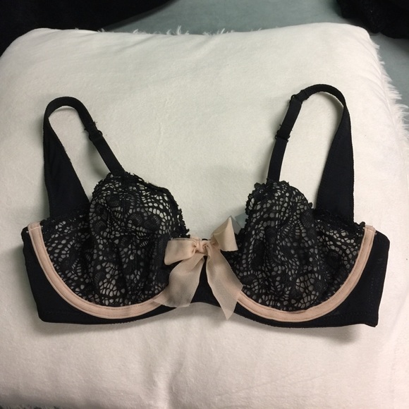 Gilligan & O'Malley Other - GILLIGAN & O'MALLEY BLACK & NUDE LACE BRA