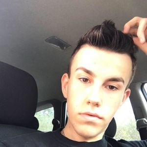 Meet your Posher, Cade