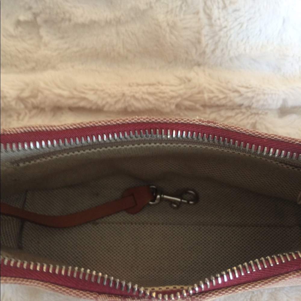 Dooney & Bourke handbag. - Picture 5 of 8