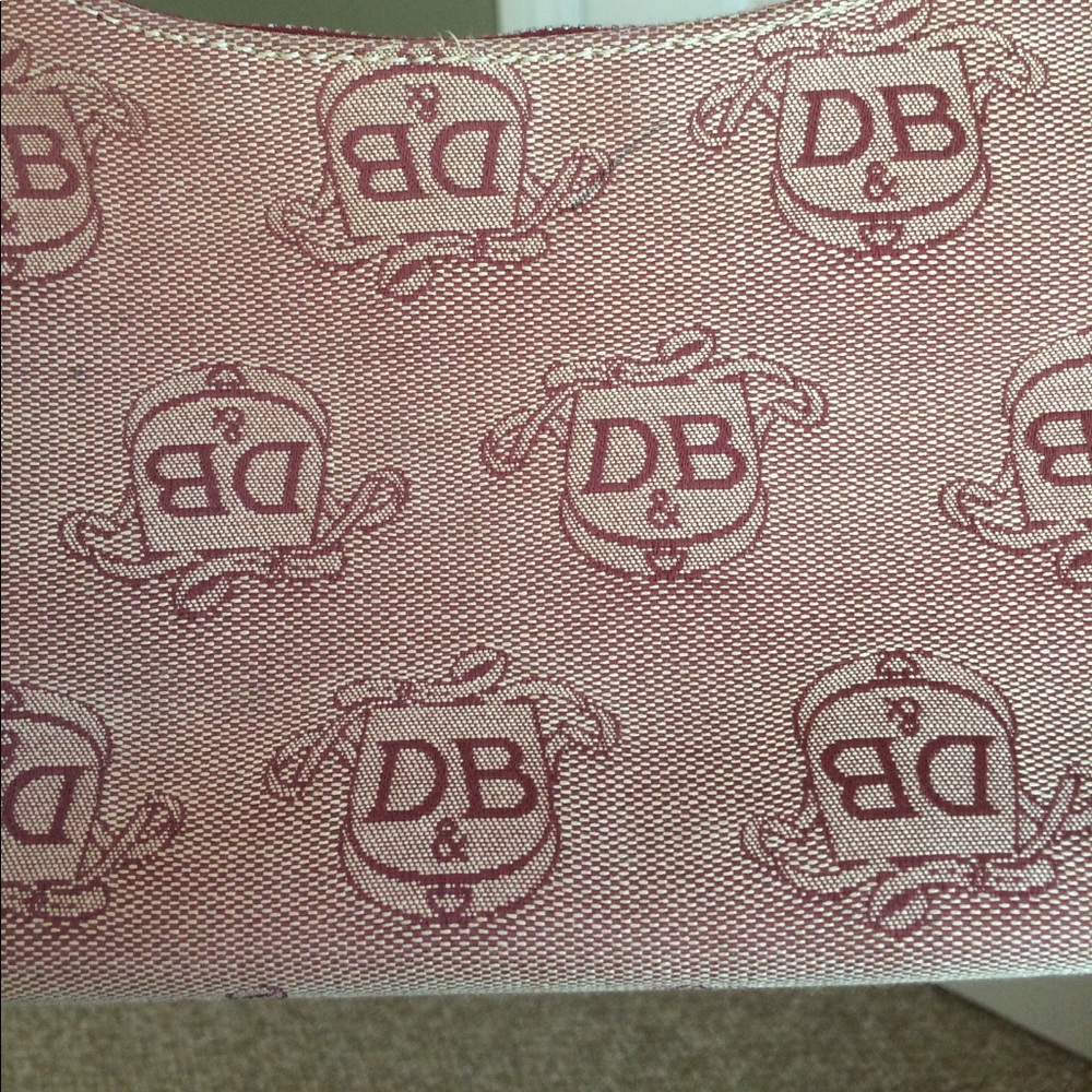 Dooney & Bourke handbag. - Picture 2 of 8